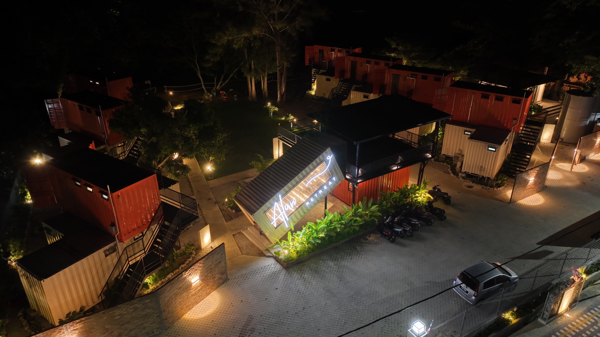 Suasana malam yang tenang, sesuai untuk menenangkan jiwa dan berehat.