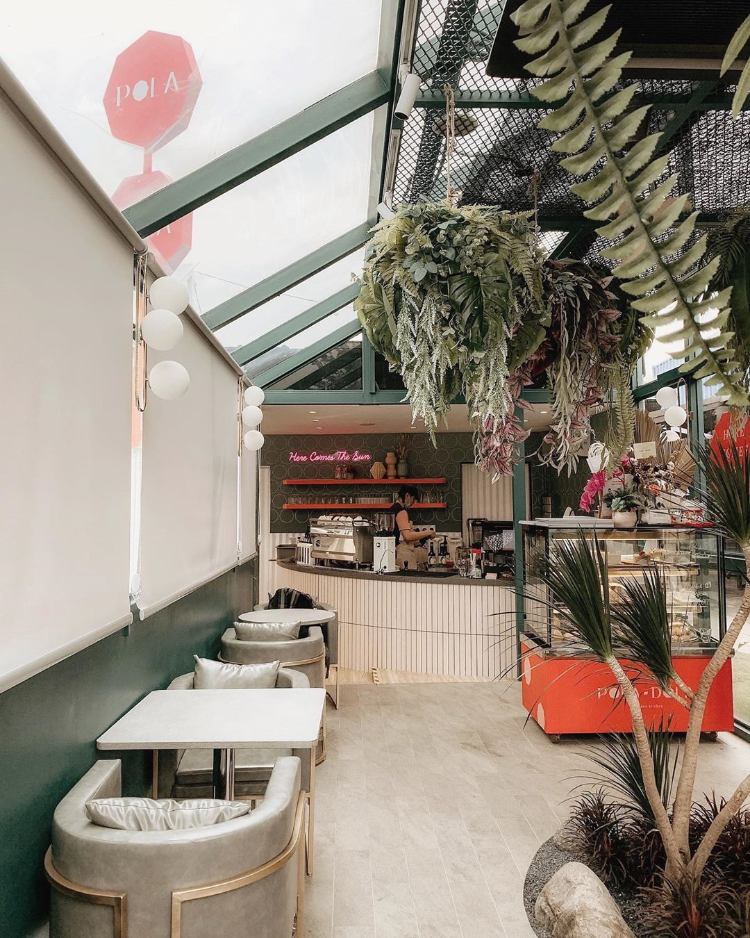 Sesuai untuk dating dan gathering.