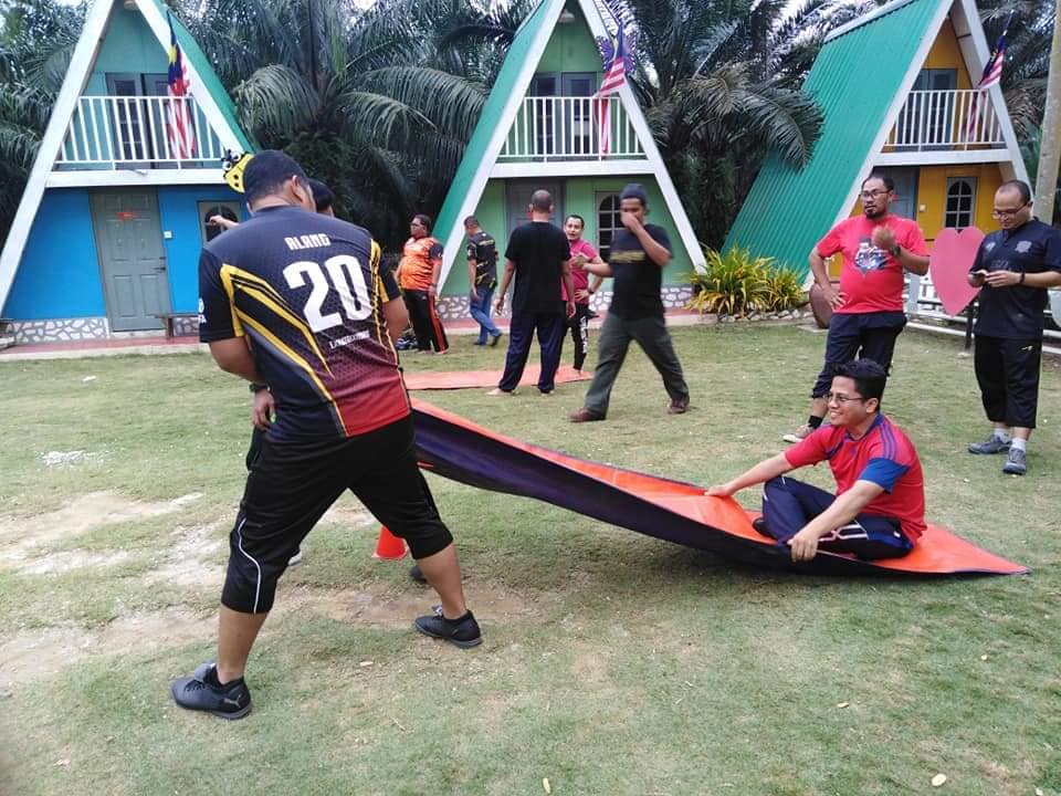 Aktivit " Family Day " di Kuala Selangor Cabin Camp.