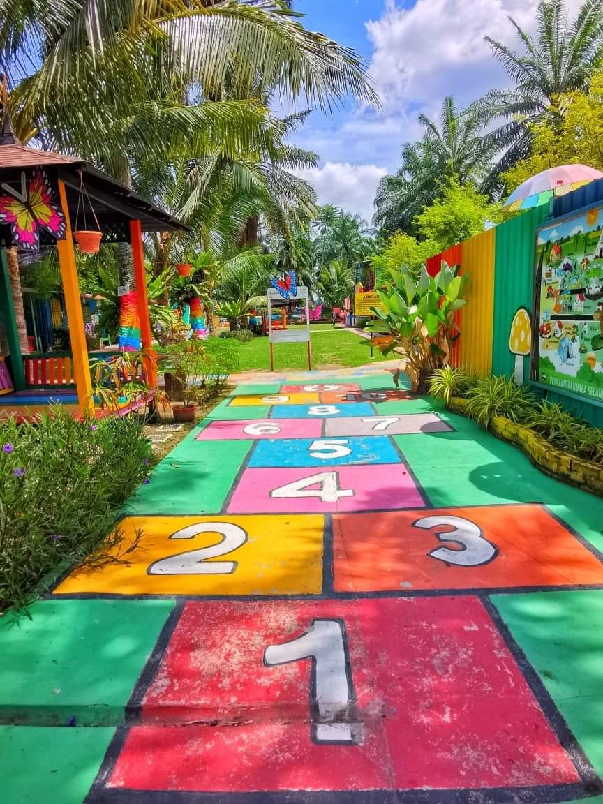 Puzzle Game di Kuala Selangor Cabin Camp.