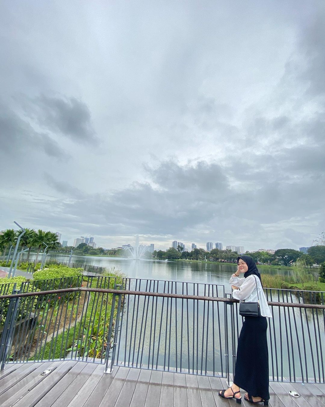 Instagram elviani.widya