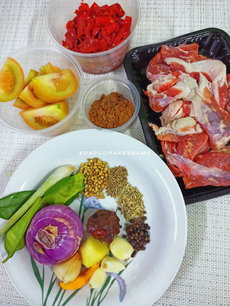 Azie Kitchen (Facebook)