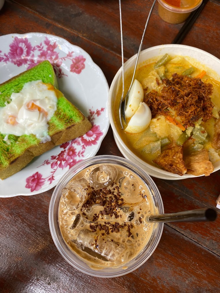 Jangan lupa untuk pesan roti titp juga ye