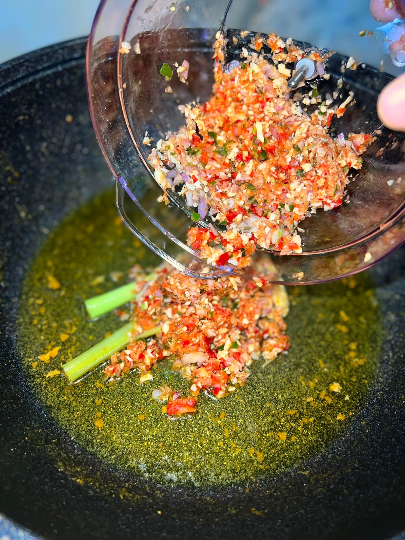 Masukkan bahan yang dikisar