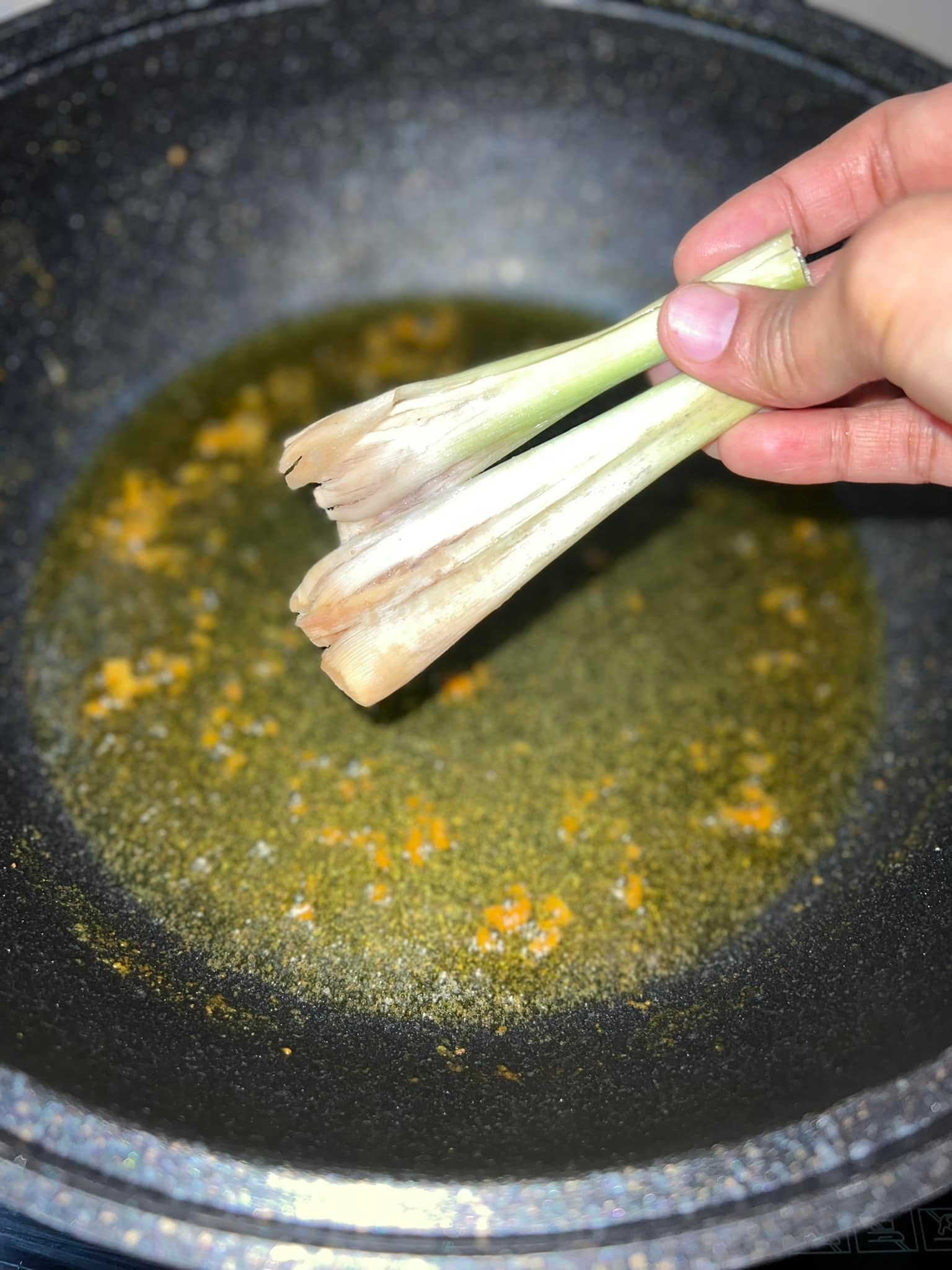 Titikkan dan masukkan serai