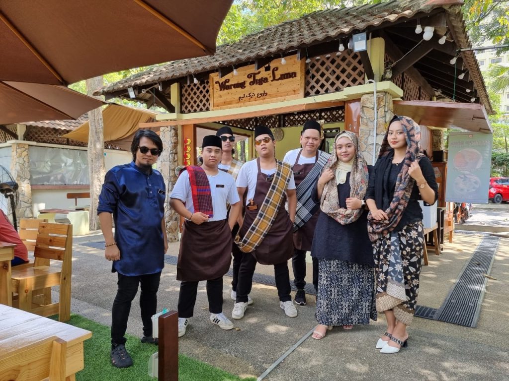 Pekerja juga mengambil berat tentang seluruh tema nostalgia dan vintaj