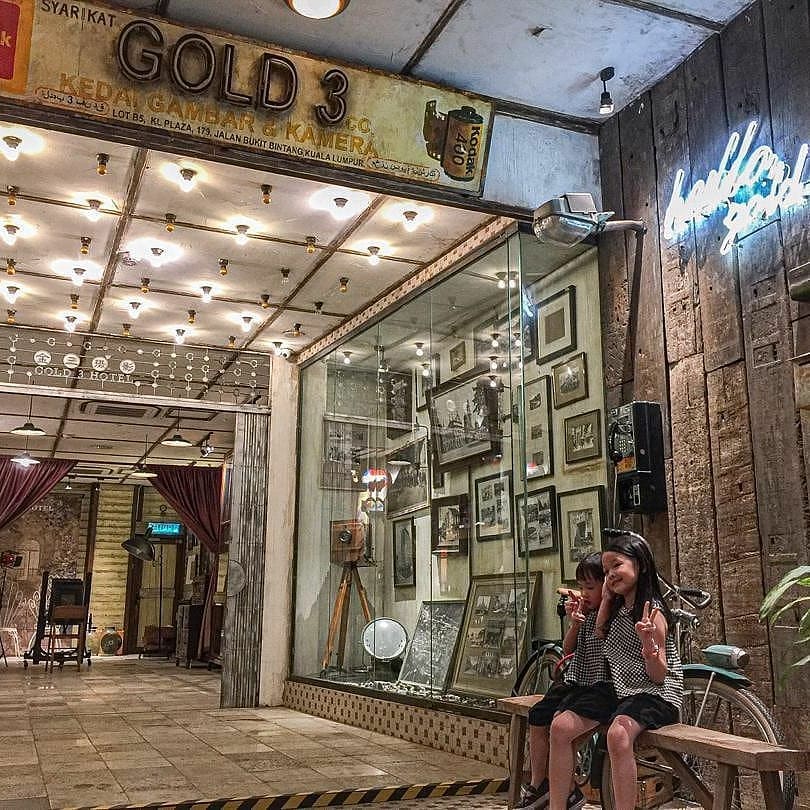 Lobi hotel yang mempunyai konsep klasik