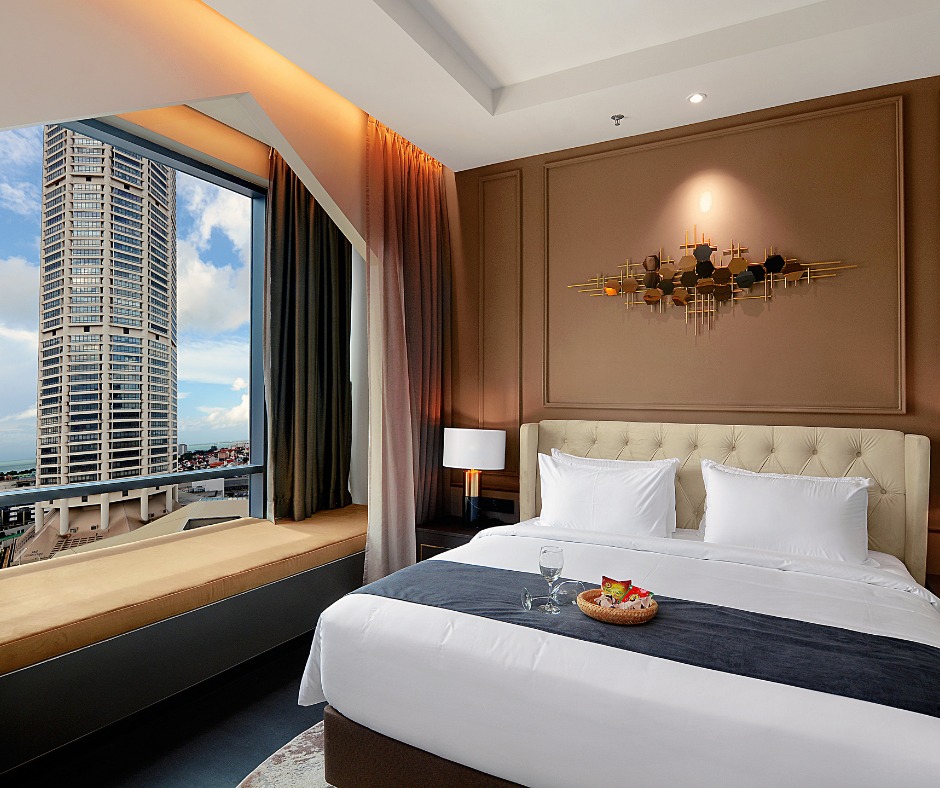 Bilik yang selesa dengan pemandangan kota yang lawa