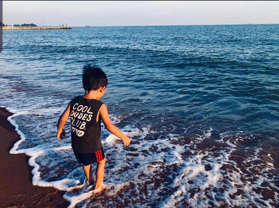 Air laut yang menyejukkan.