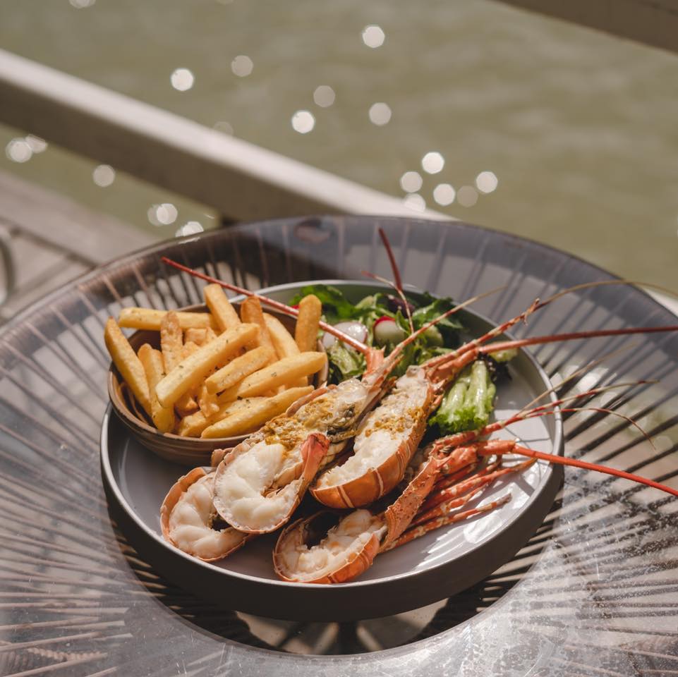 Hidangan lobster yang sedap