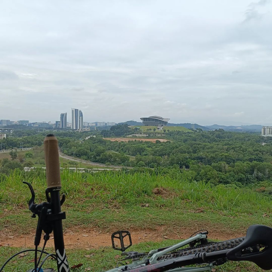 denai mountain bike ini dikatakan terbaik di Asia