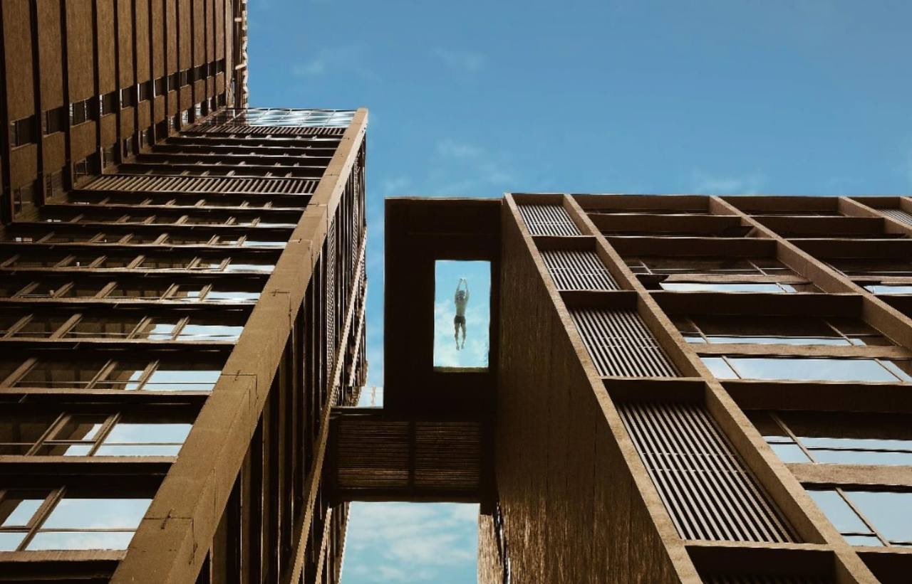 Pengiktirafan kedua berkaitan dengan kolam renang hotel ini