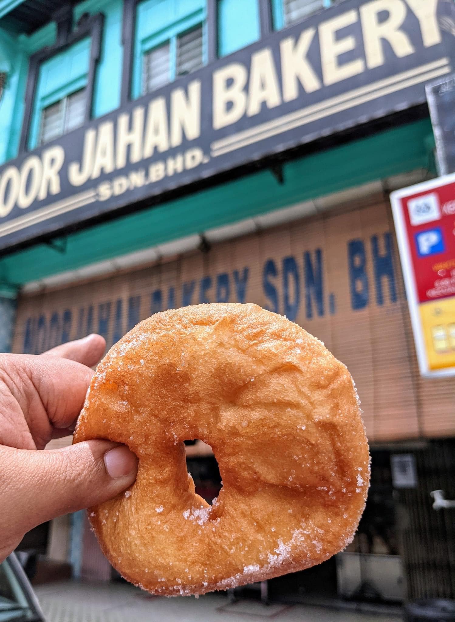 Nikmati Donat dan Roti Kekal Warisan di Noor Jahan Bakery, Ipoh
