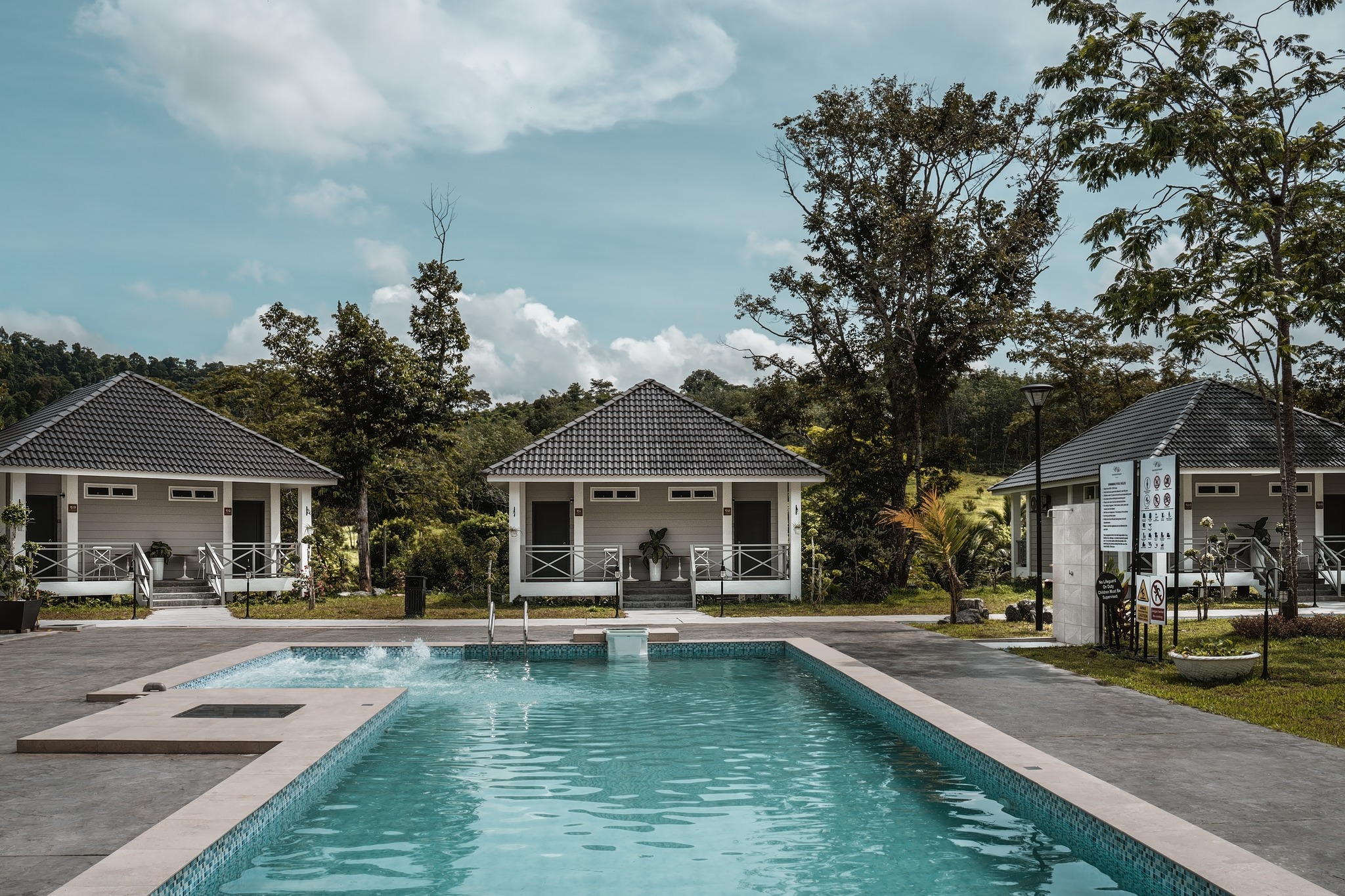 Kolam Renang Yang Disediakan