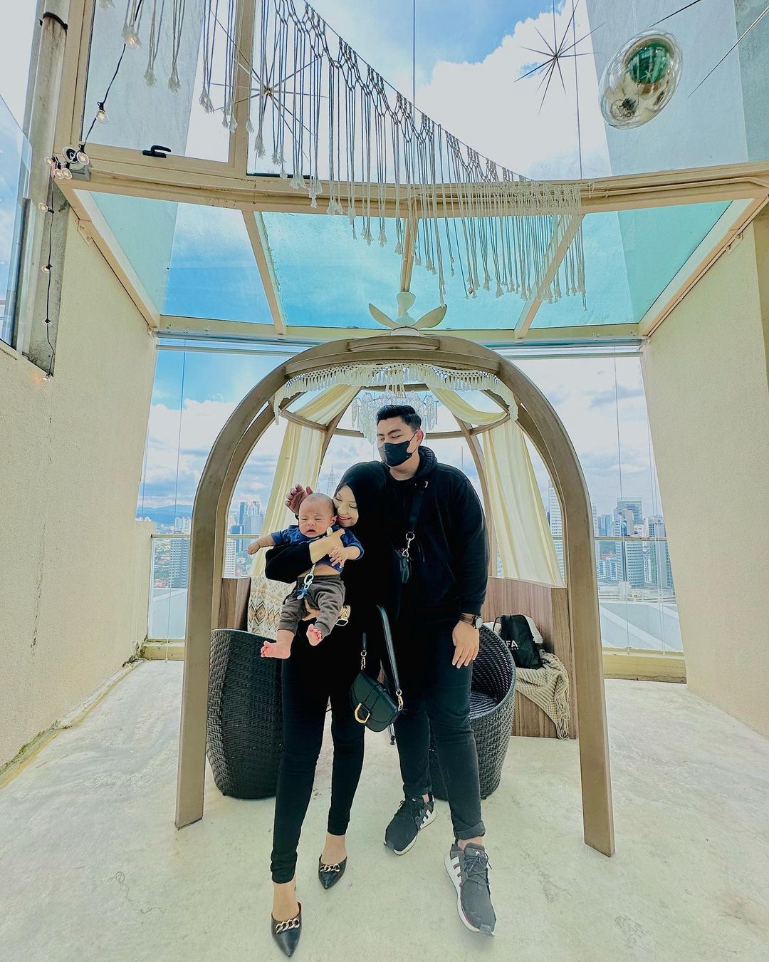 Instagram ikramhakim43