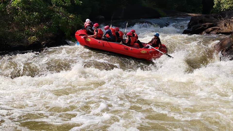 Aktiviti Water Rafting