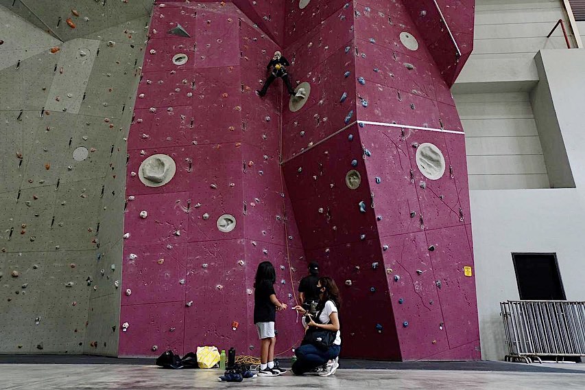 Hanya kanak-kanak 10 tahun keatas dibenarkan untuk rock climbing