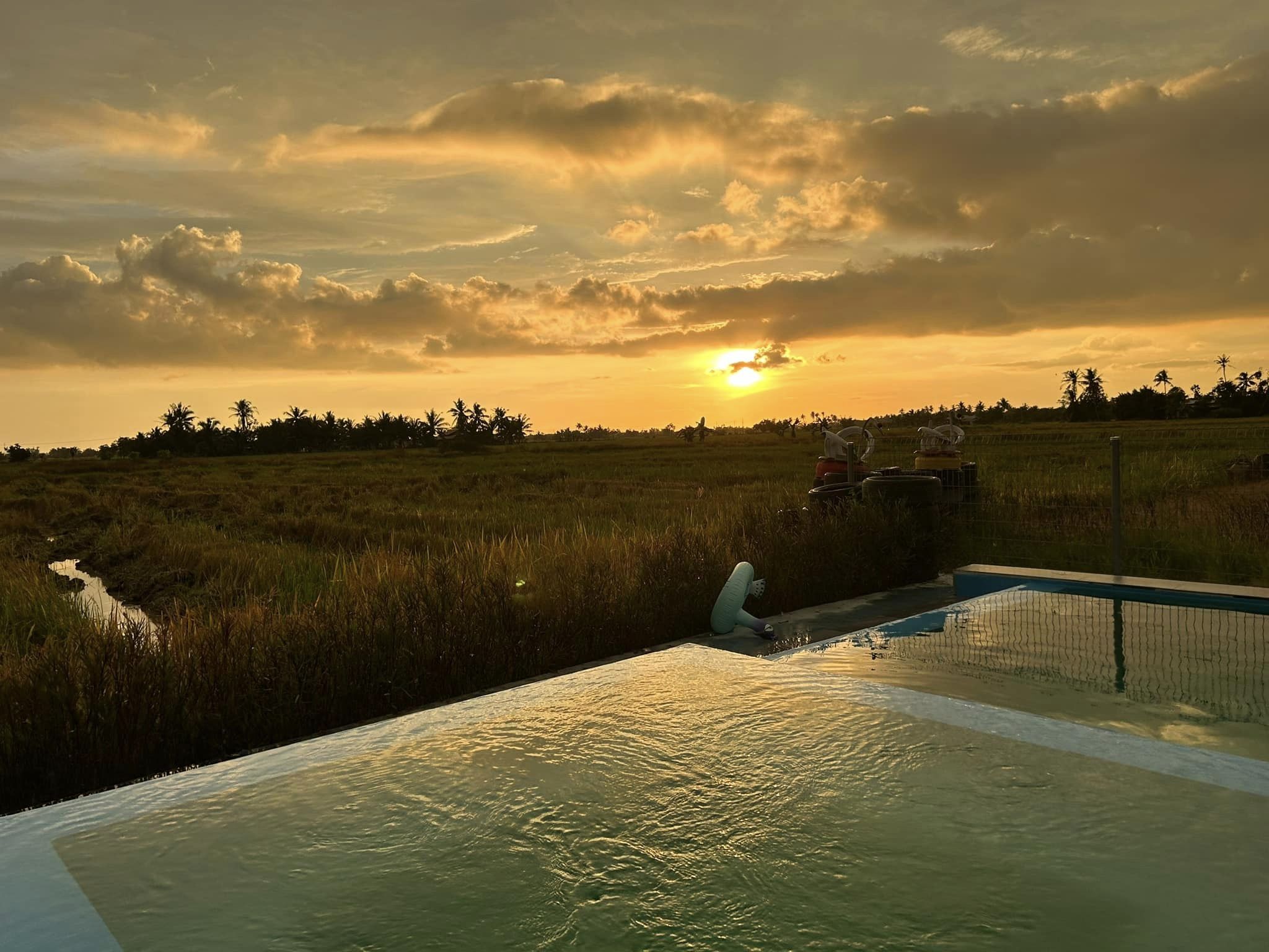 Pemandang senja yang memukaukan hati