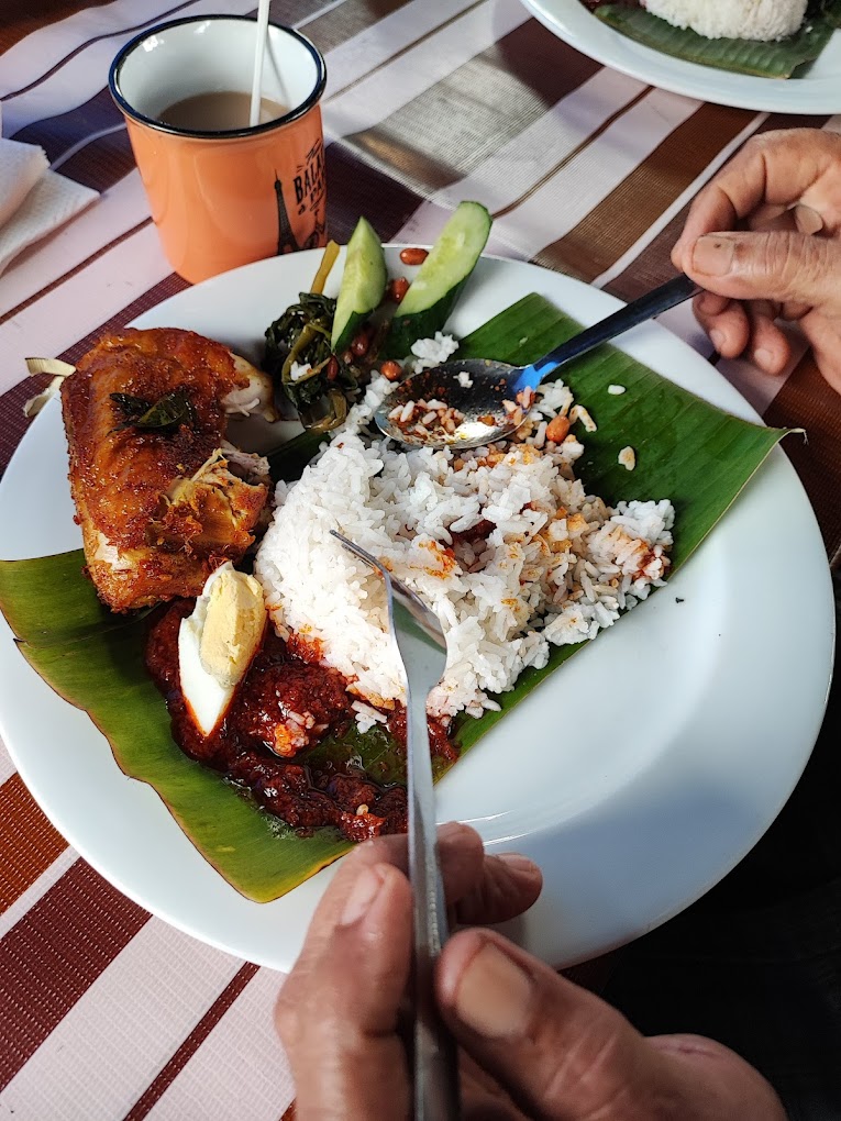 Nasi Lemak Ayam Berempah
