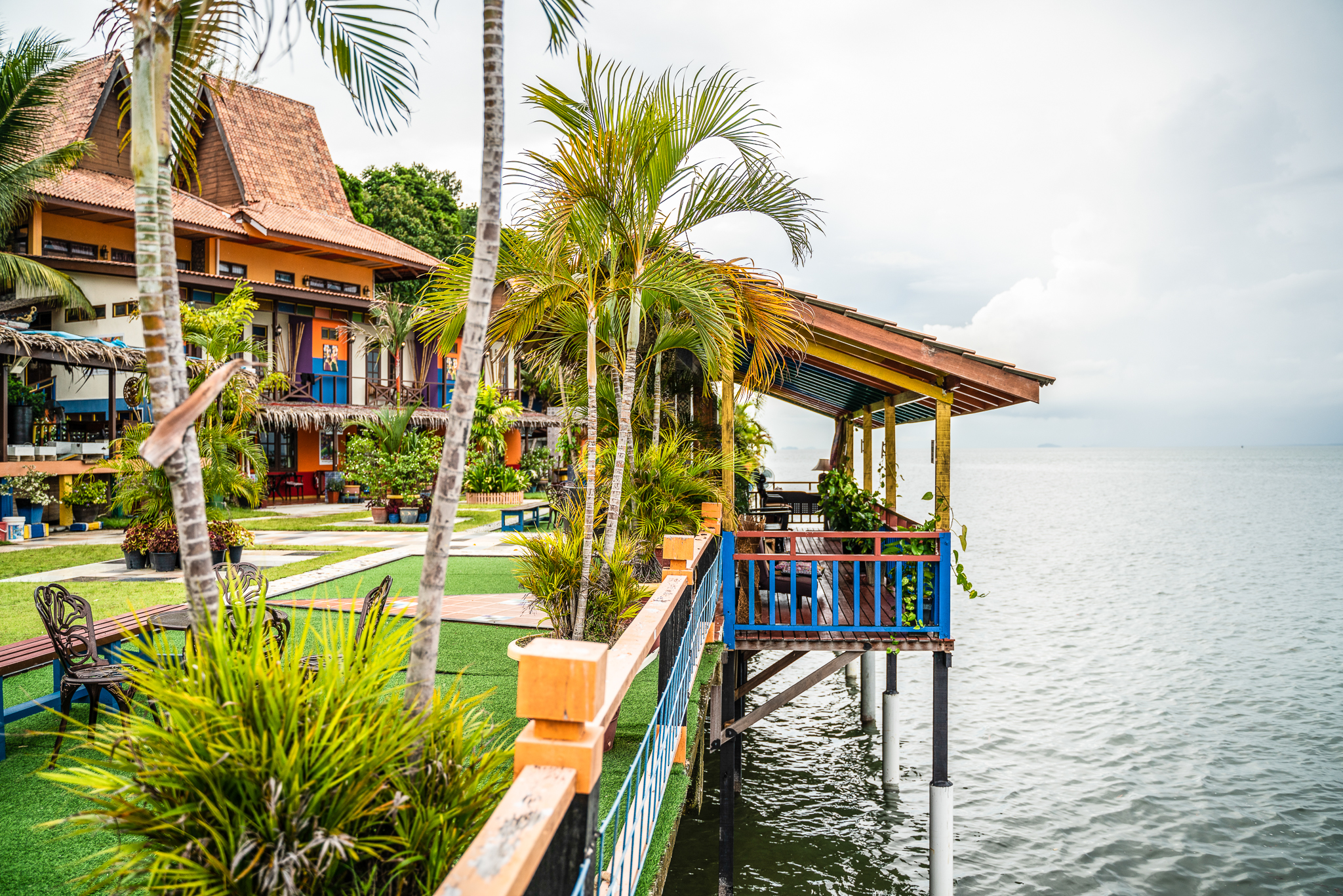 Dengan view yang aman dan damai