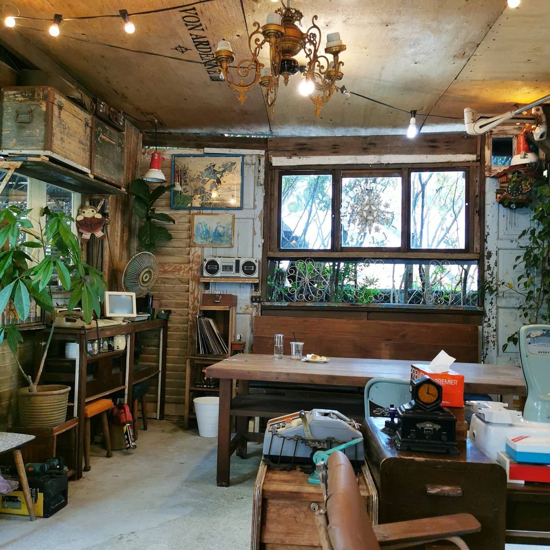 Kafe pada bahgian dalam