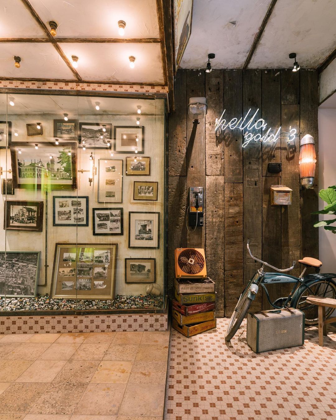 Mempunyai dua konsep iaitu vintaj dan moden