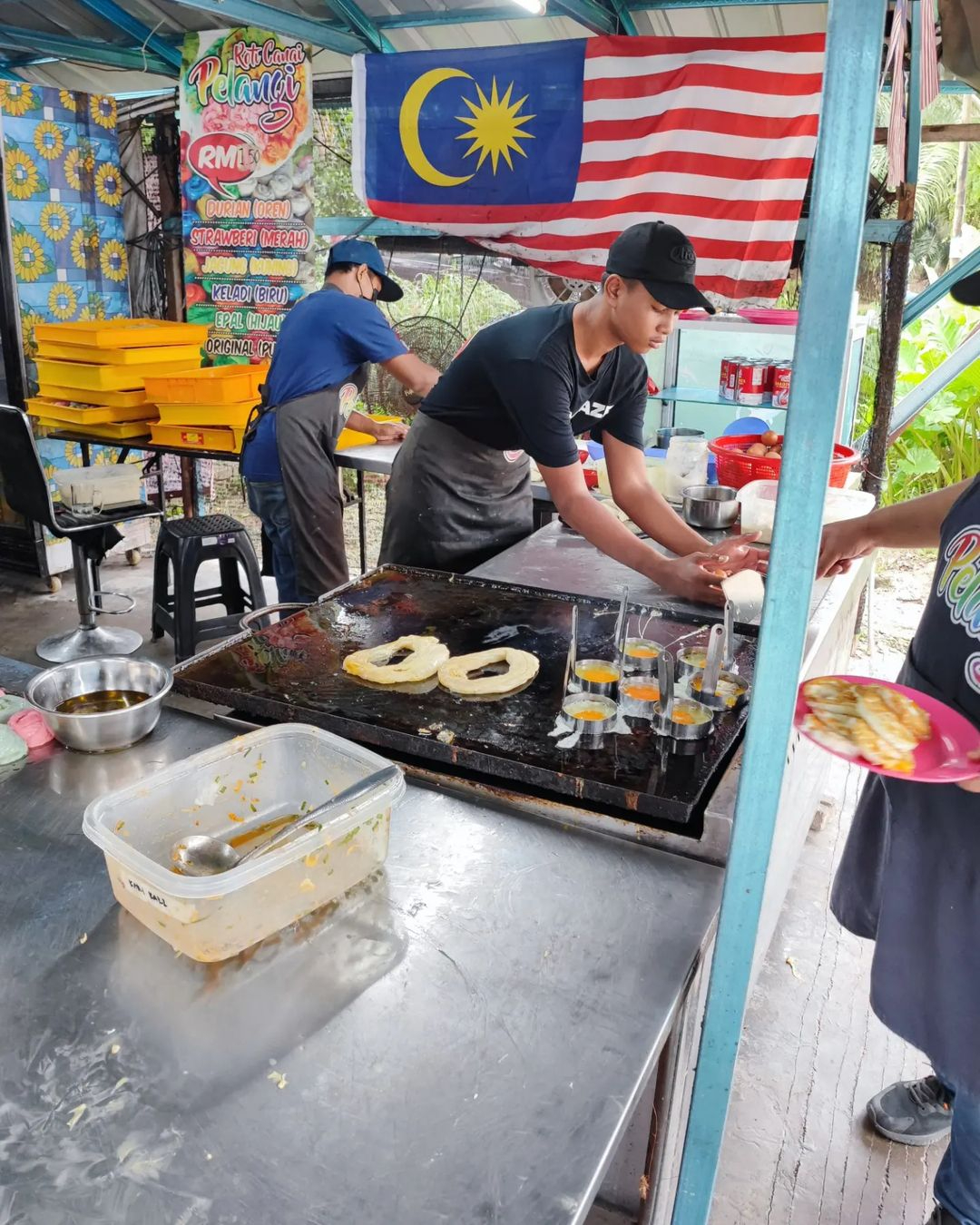 Roti yang sedang dimasak