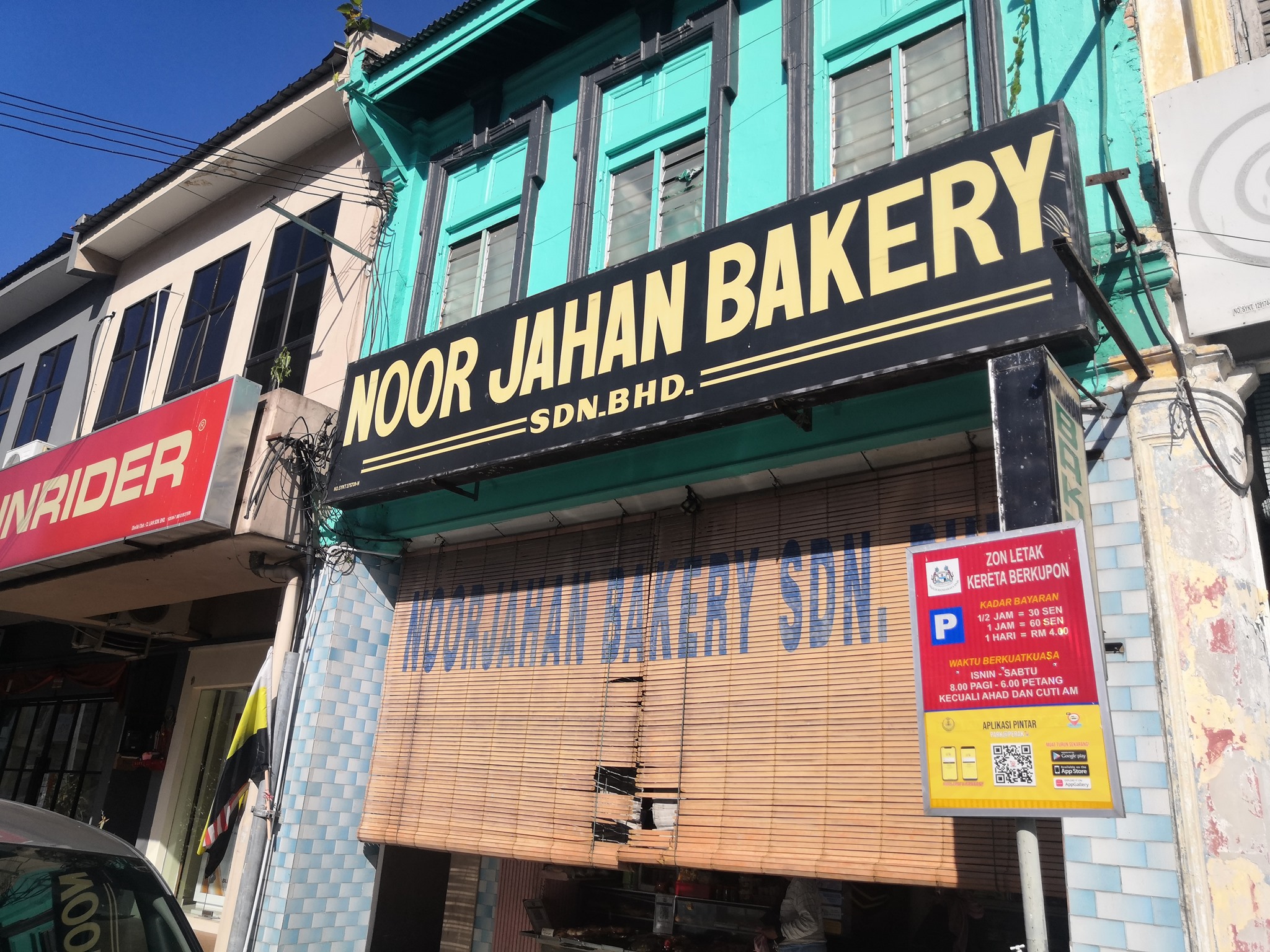 Nikmati Donat dan Roti Kekal Warisan di Noor Jahan Bakery, Ipoh