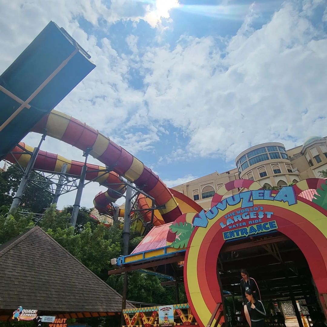 Vuvuezella Gelongsar terpanjang di Sunway Lagoon