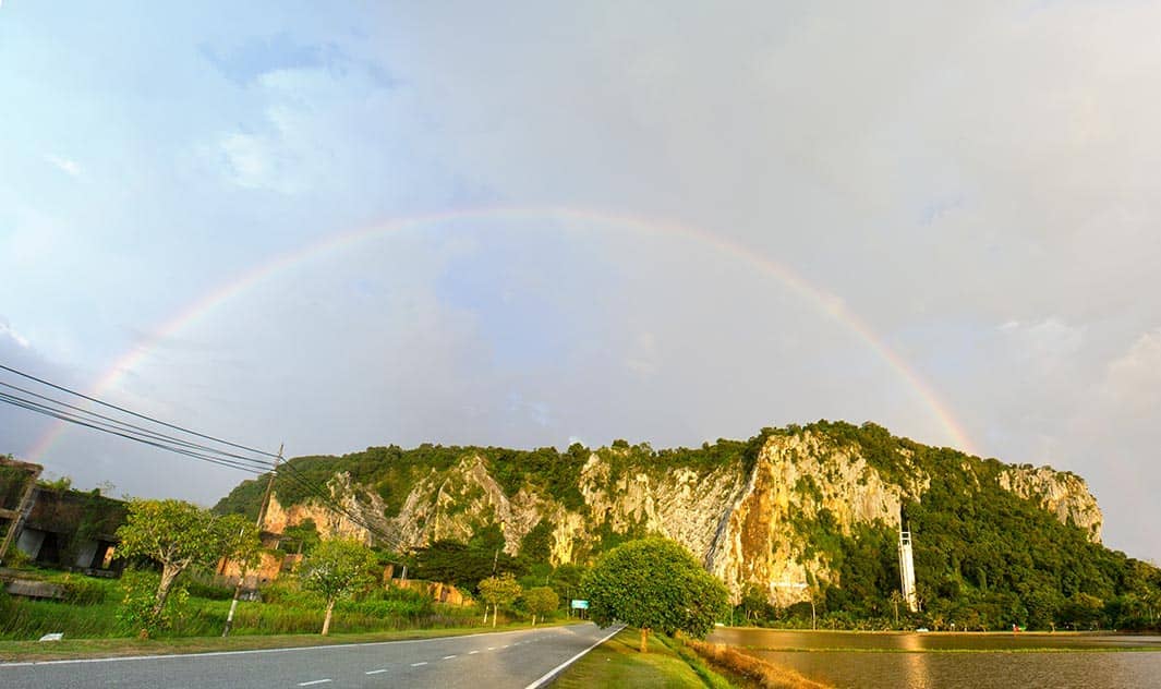 Dikatakan gunung ini menyerupai kapal
