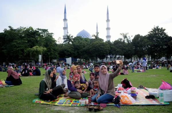 Berbuka puasa di Shah Alam