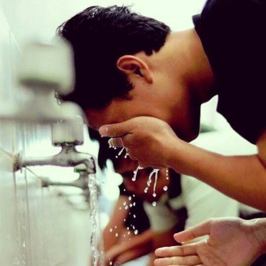 Cuaca panas boleh membuatkan anda jadi lesu, basuh muka supaya keliahatan lebih segar