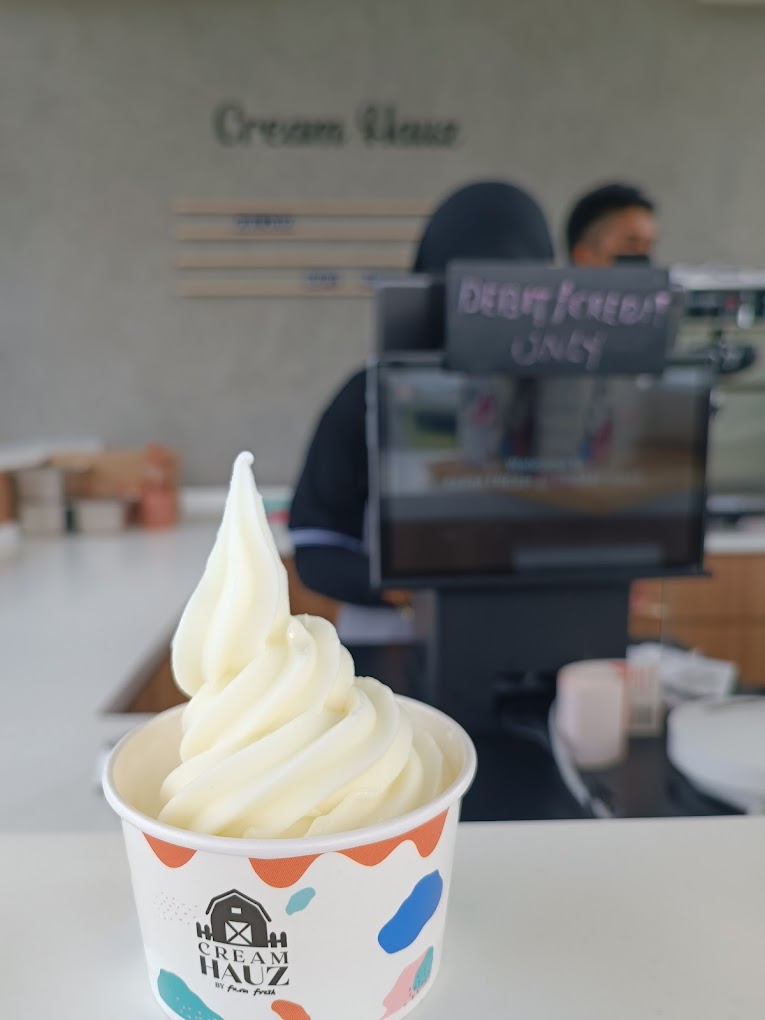 Aiskrim yang diperbuat susu yang segar