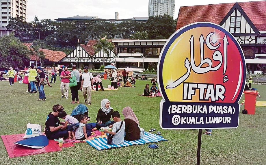 Kawasan berbuka di Dataran Merdeka