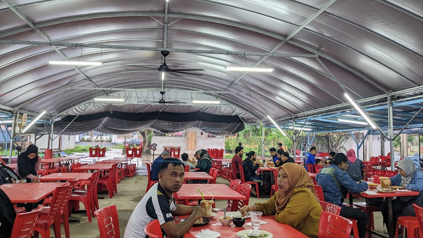 Suasana di dalam kedai