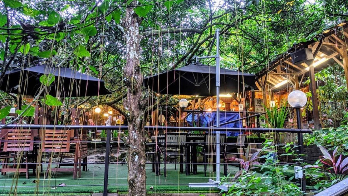 Nikmati Keindahan Alam Semulajadi di Tanah Aina Fareena Cafe & Restoran di Bentong, Pahang