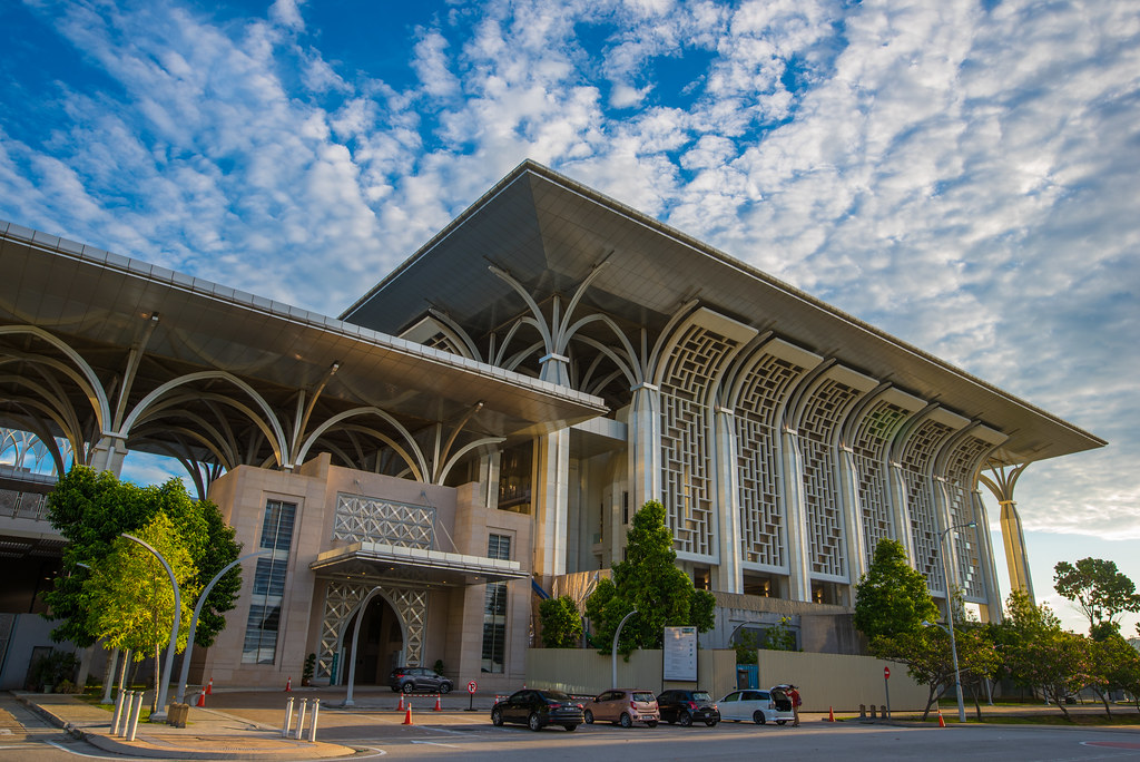 Indah Dari Pelbagai Sudut Tau