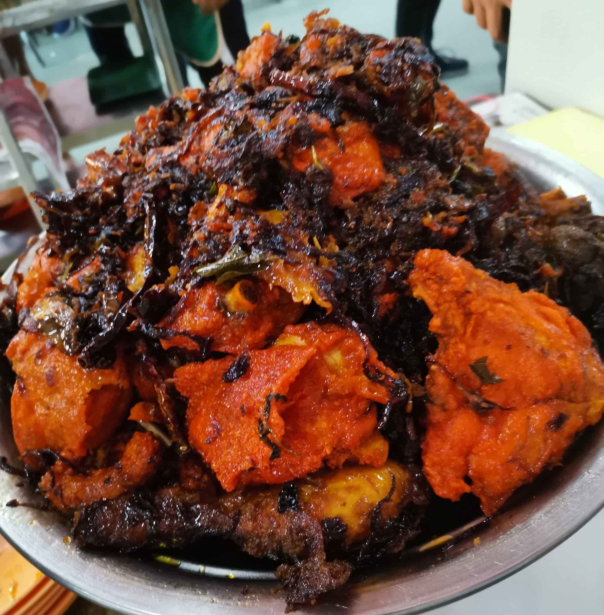 Korang Tengok Ayam Berempah Tu Terliur Tak?