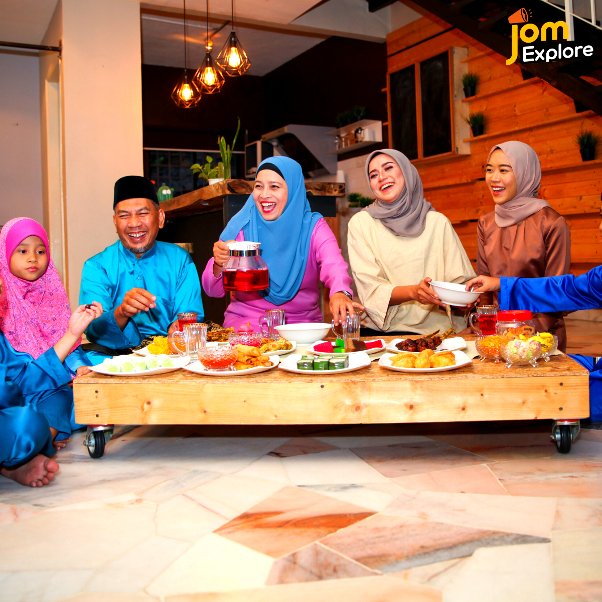 Suasana Raya Bersama Keluarga Tercinta