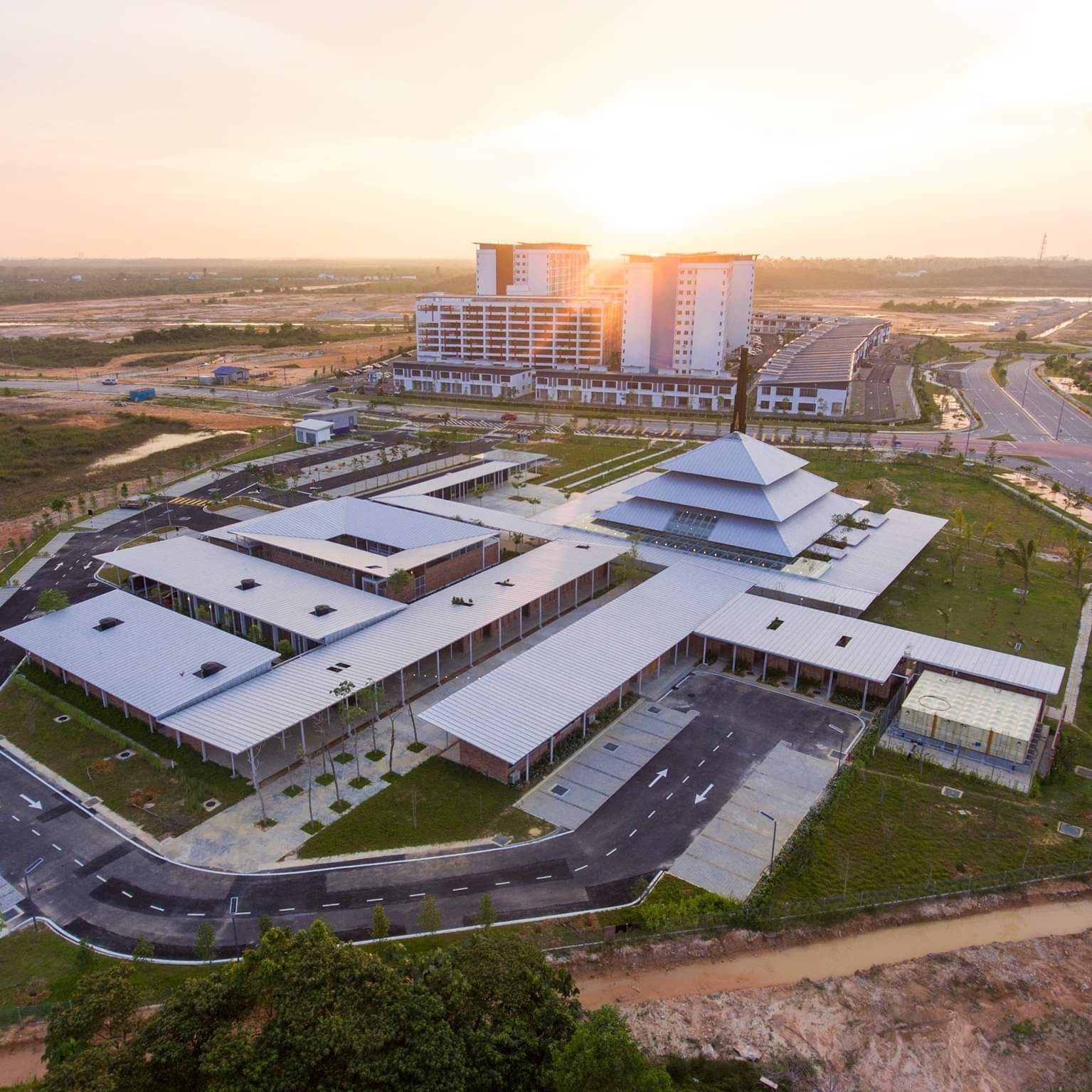 Masjid Ini Merupakan Sebuah Pusat Komunititi