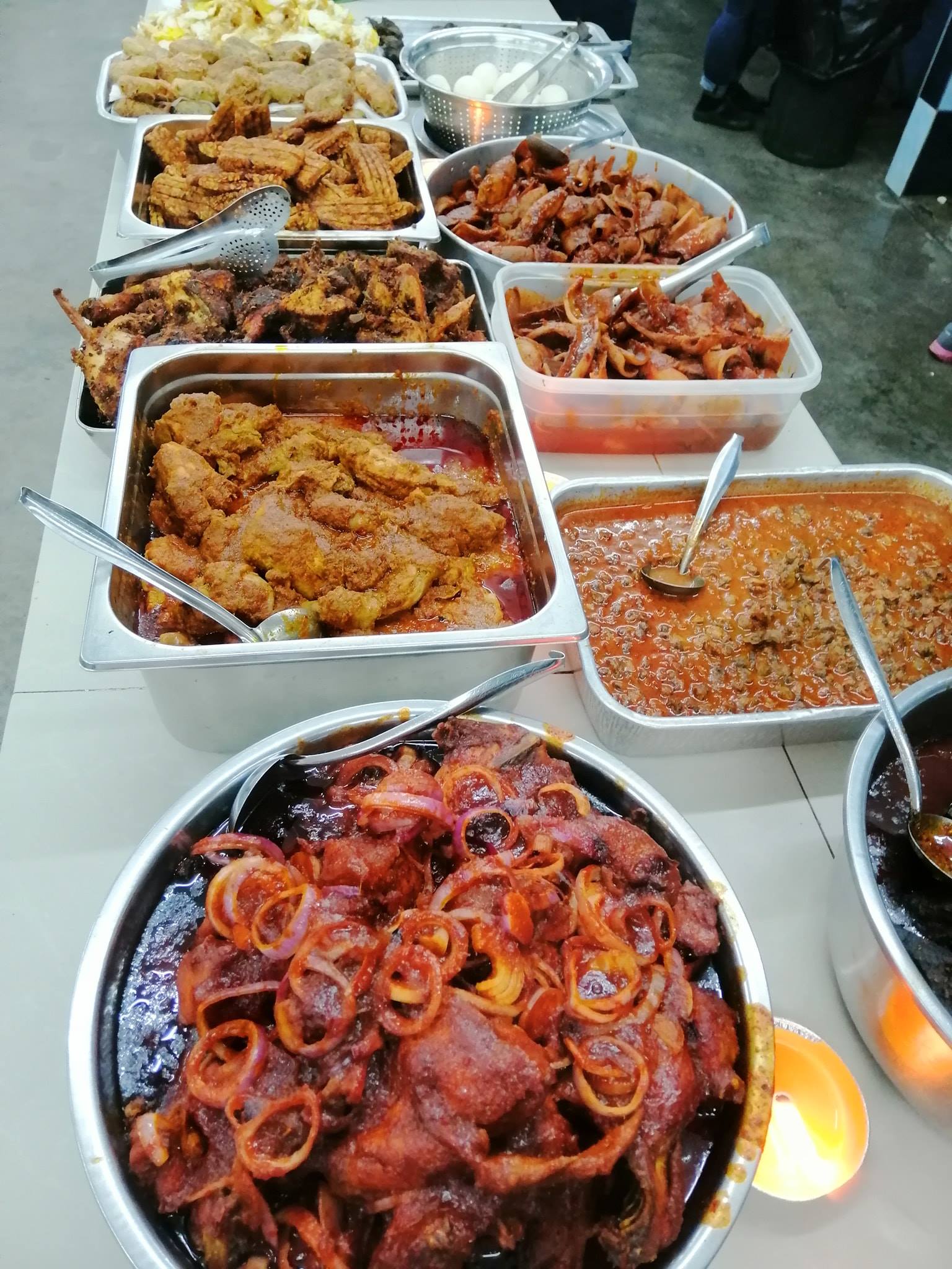 Pelbagai Jenis Lauk Yang Disajikan