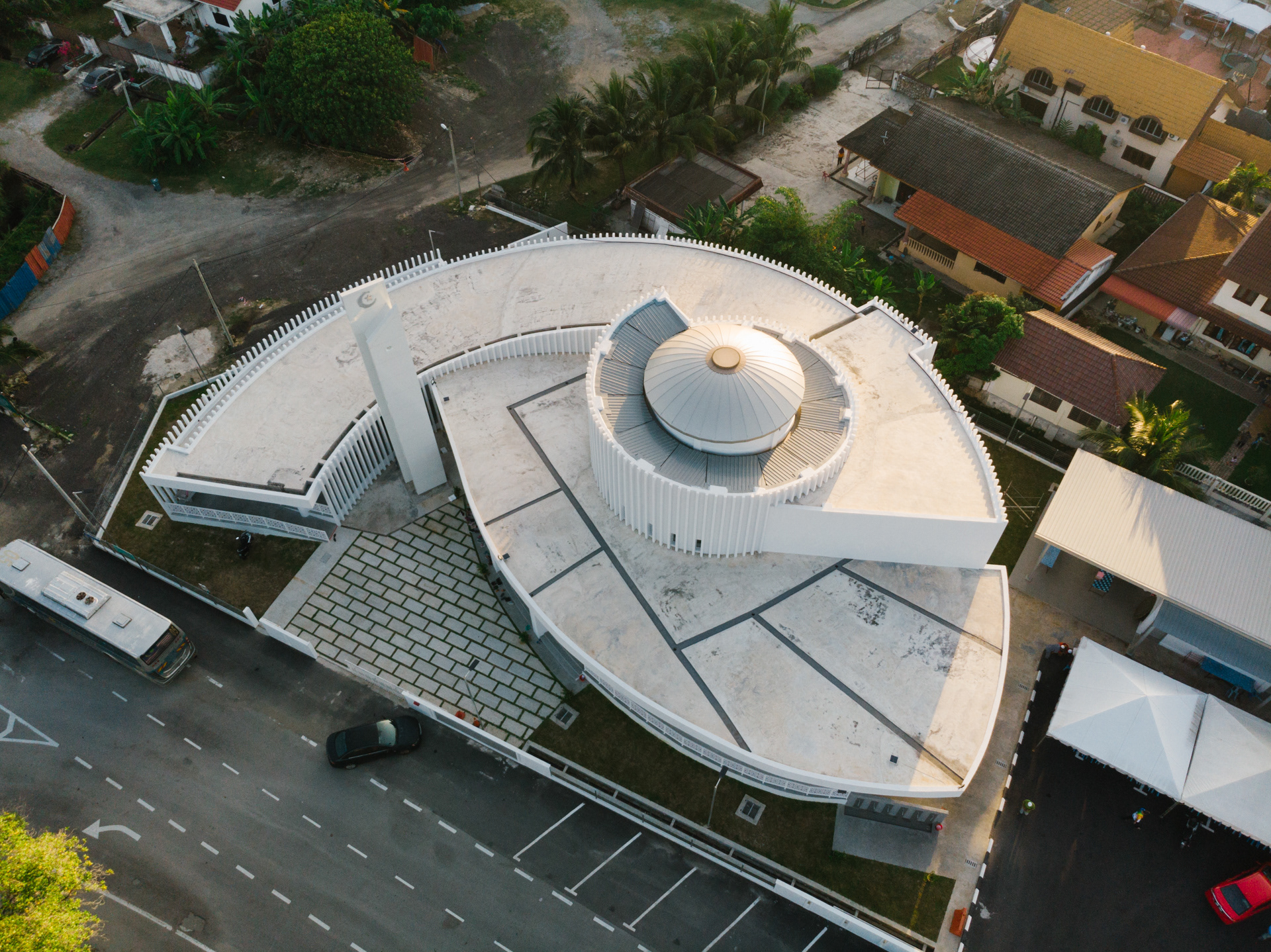 Mempunyai Seni Bina Yang Sangat Unik Menyerlahkan Identiti Tersendiri