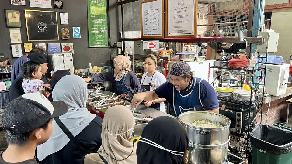 Gerai Nasi Lemak Angah