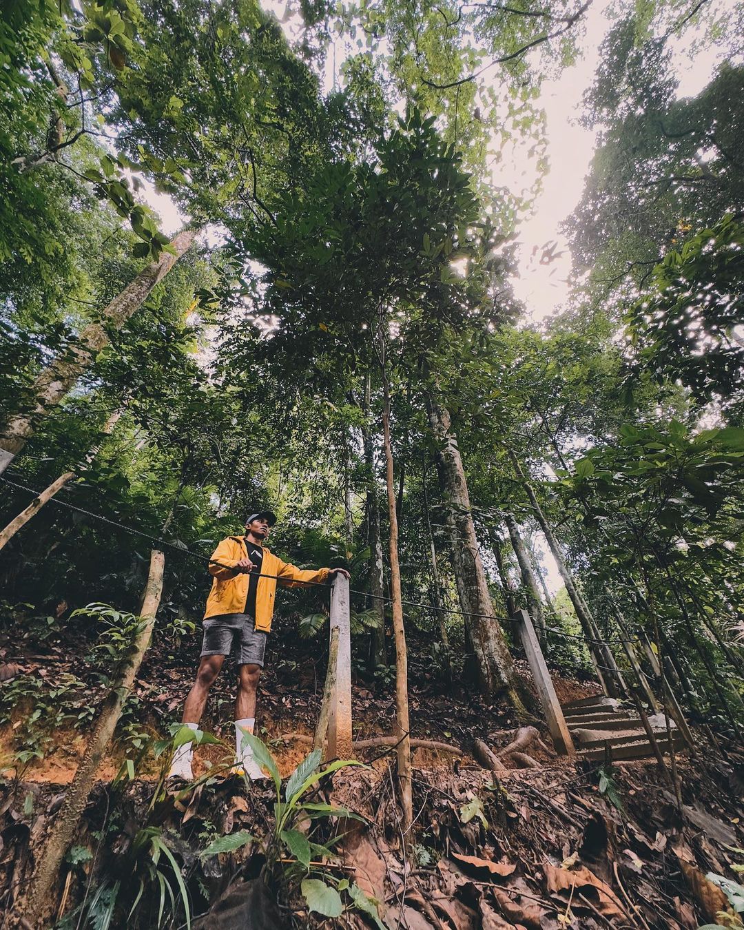 Dekat Taman Pun Korang Boleh Posing Gambar Yang Sangat Cantik
