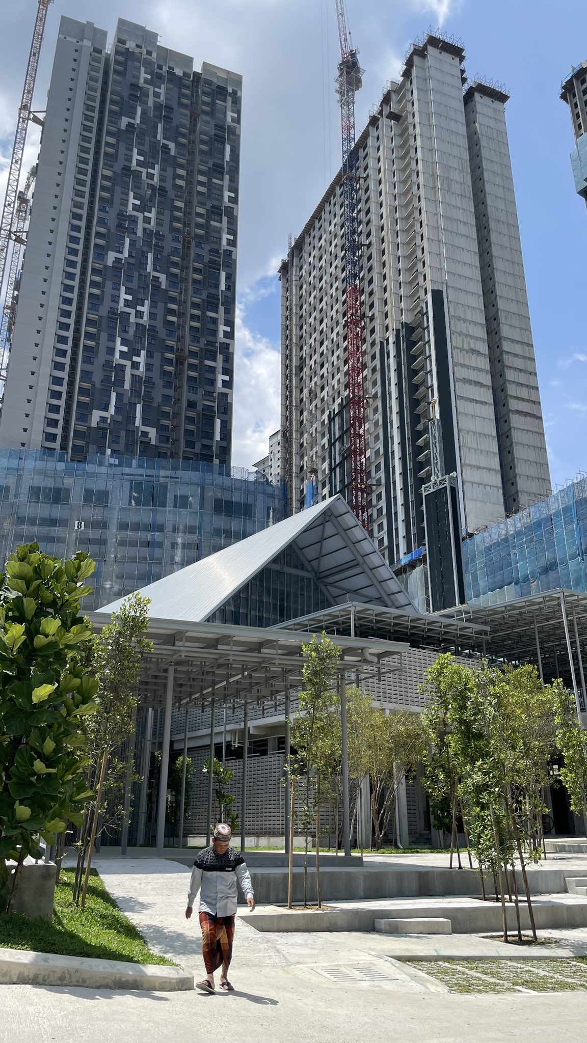 Walaupun Dikelilingi Oleh Pembangunan Moden, Masjid Ini Tetap Menjadi Mercu Tanda