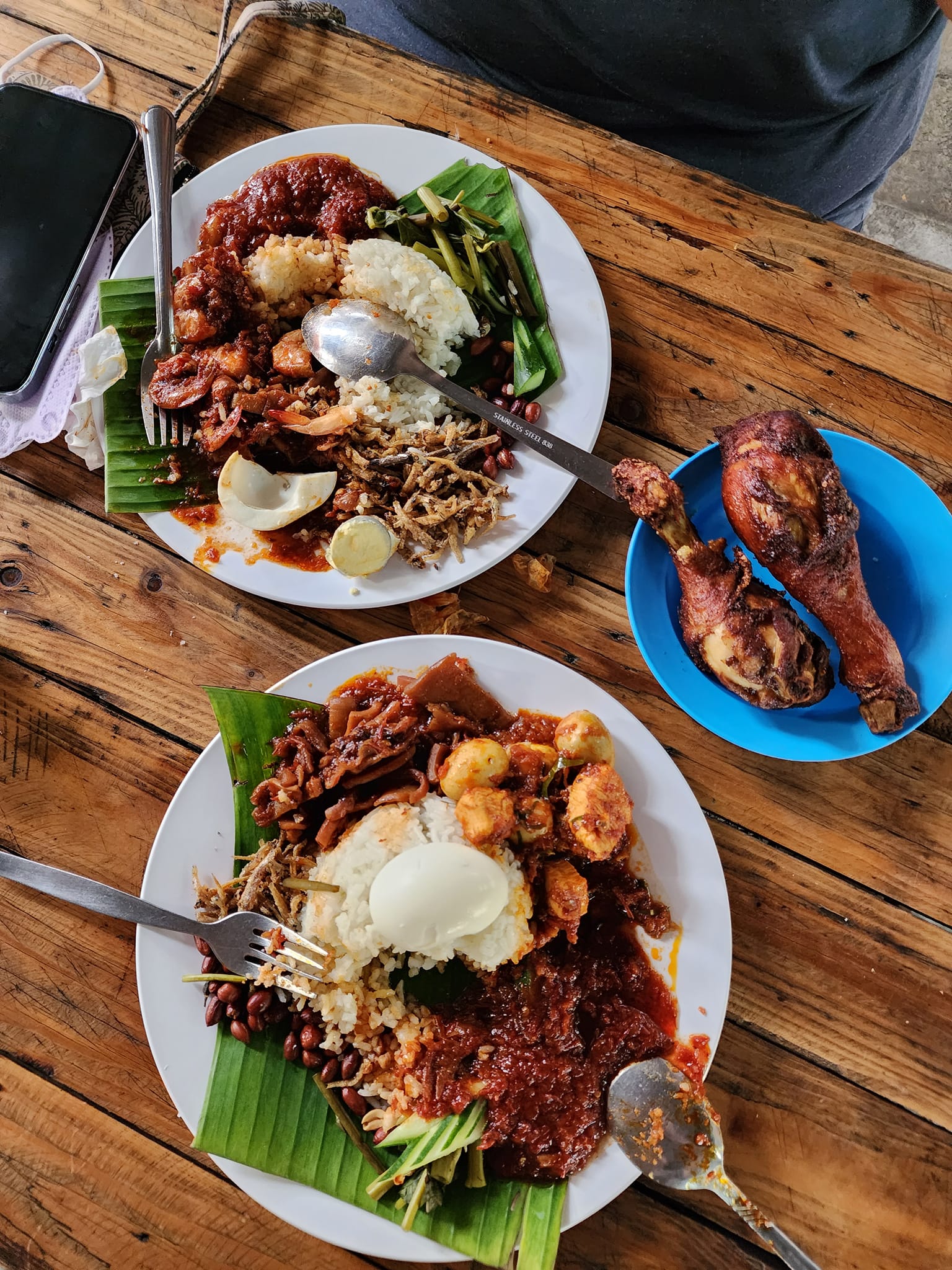 Nasi Lemak Bersama Ayam Goreng