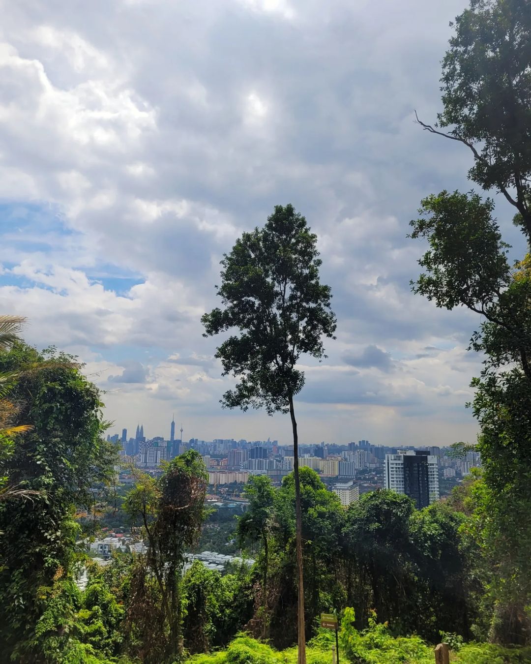 Menawarkan Permandangan Indah Melihat Pusat Bandar