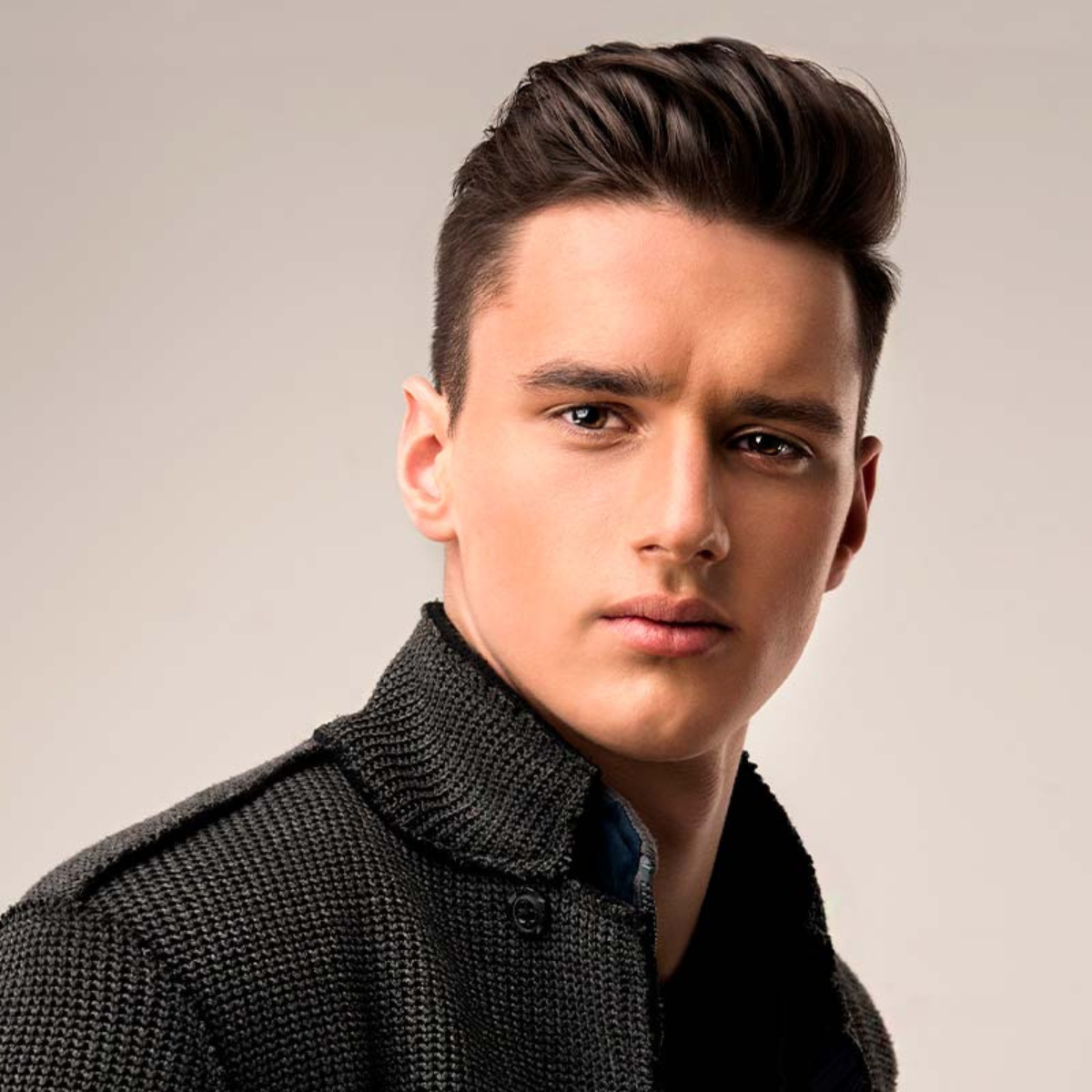 Rambut Yang 'Medium' Length Sesuai Digunakan Dengan Wax