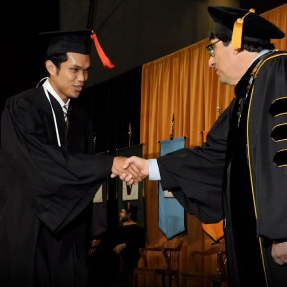 Khairul Aming Menerima Ijazah Beliau