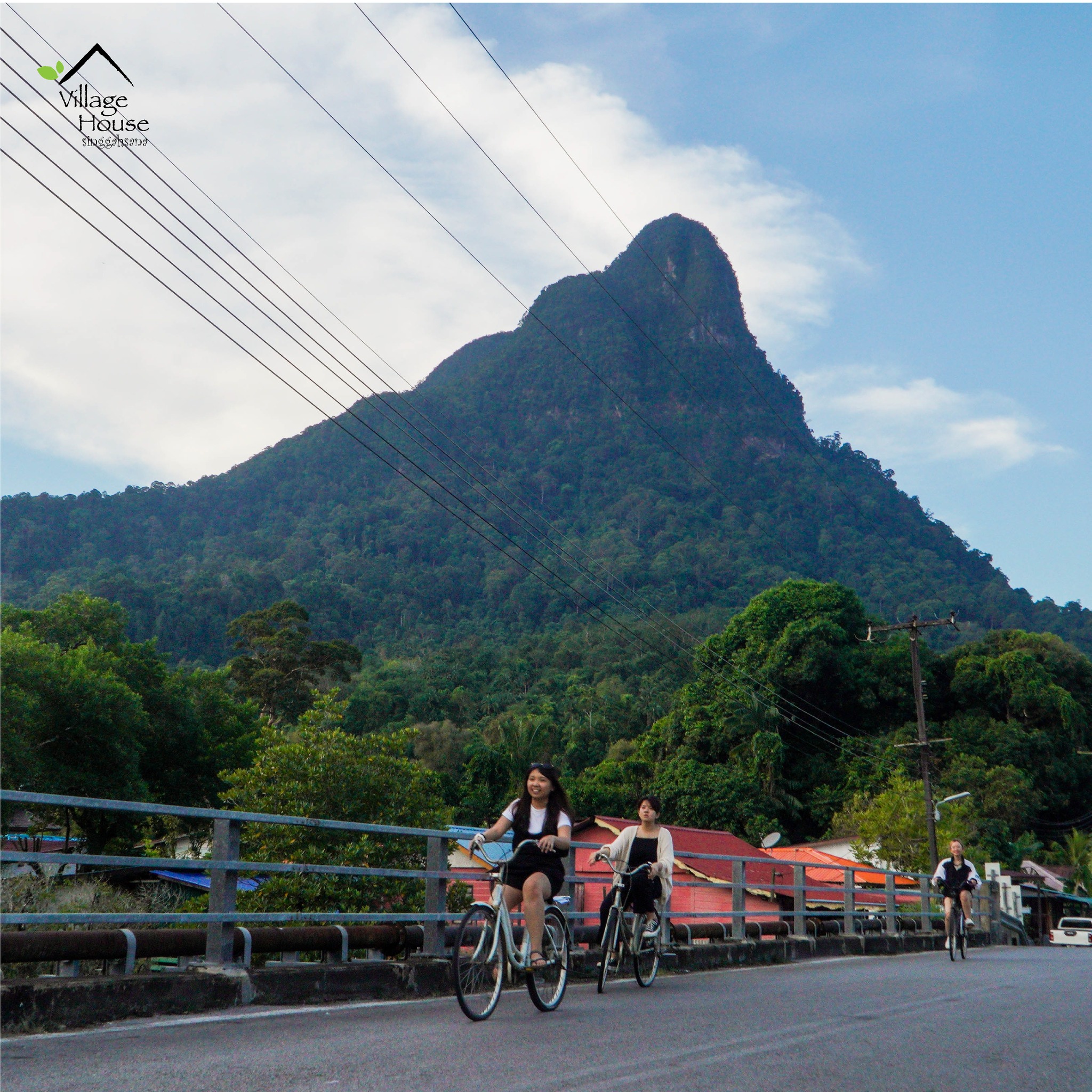 Berbasikal Sambil Menikmati Permandangan Seindah Ni
